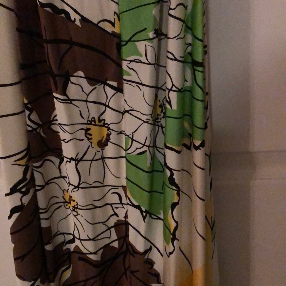 Dress - Picture 6 of 6